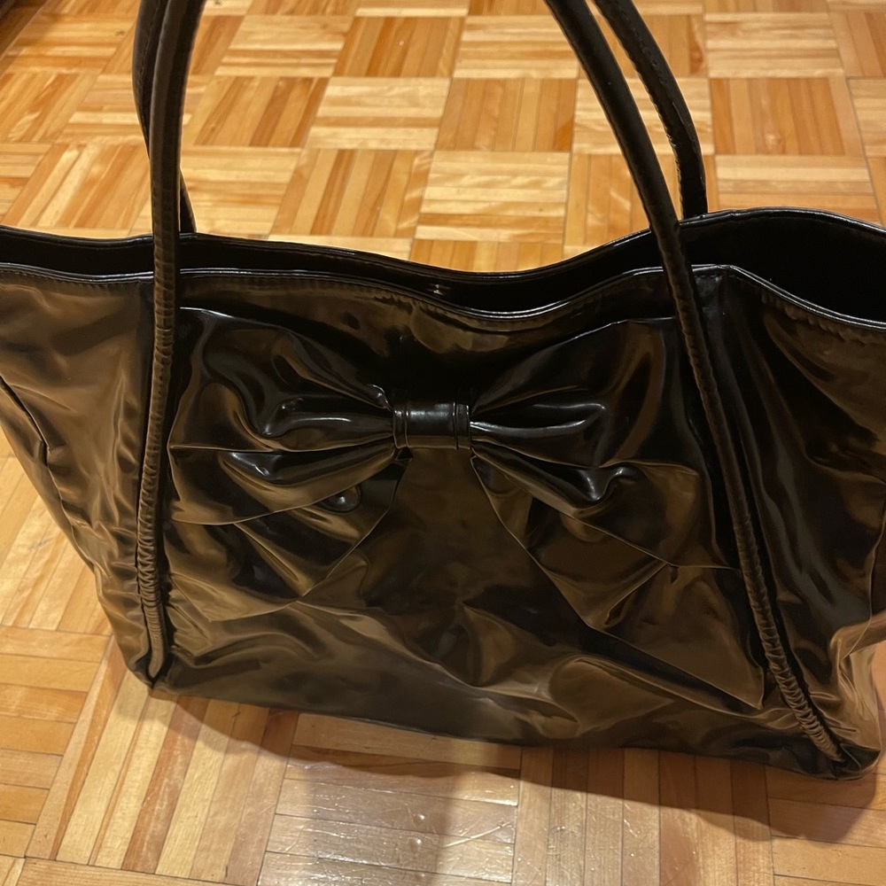 Valentino Garavani Lacca Betty Bow Black tote - Picture 9 of 13